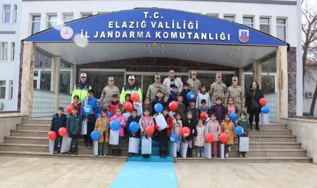 Minik öğrencilerden jandarmaya ziyaret