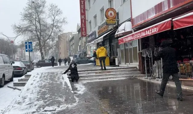 Erzincan'da kar ve buzlanma düşmeye bağlı kırık vakalarını artırdı
