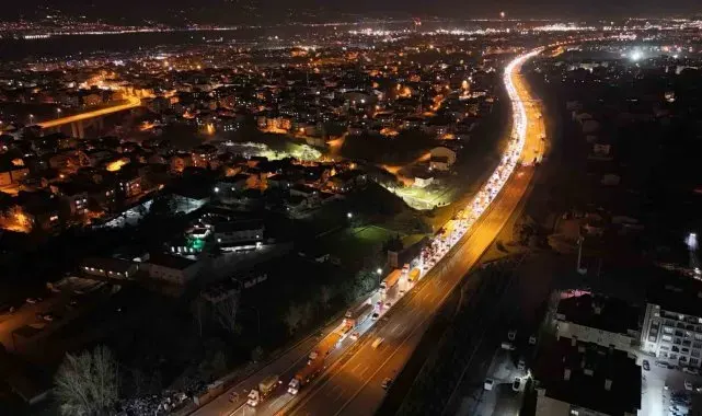 Kocaeli TEM'de zincirleme kaza: 2 yaralı