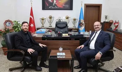 Rektör Hacımüftüoğlu'ndan Erzurumspor'a destek ziyareti
