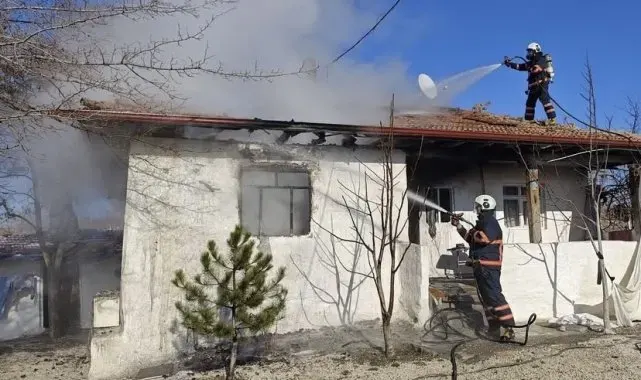 Çankırı'da korkutan ev yangını
