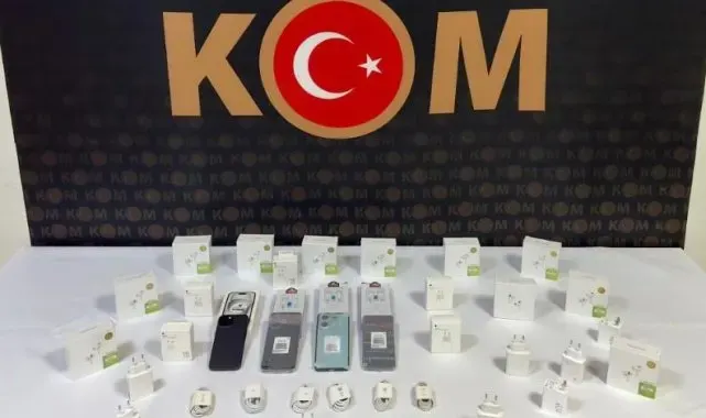 Bingöl'de kaçak telefonlar ve aksesuarları ele geçirildi