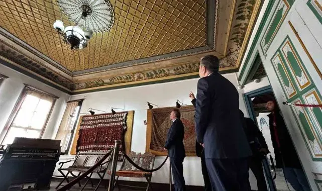 Kazakistan Büyükelçisi Yozgat Müzesi'ndeki tavan işlemelerine hayran kaldı