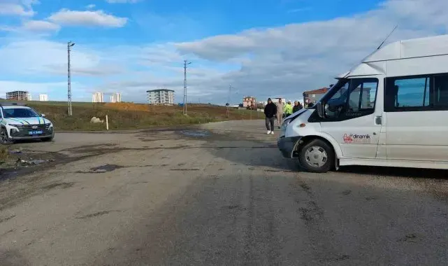 Samsun'da servis ile otomobil çarpıştı: 11'i öğrenci 16 yaralı