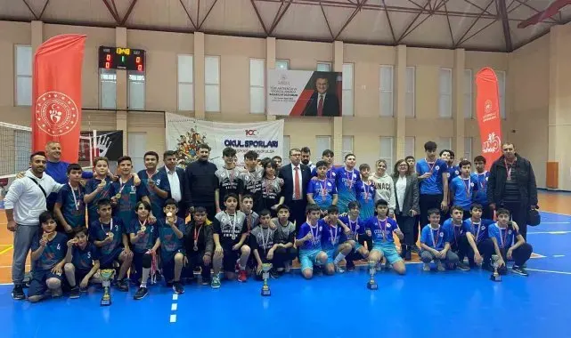 Okul Sporları Voleybol Yıldız Erkek ve Kız maçları sona erdi