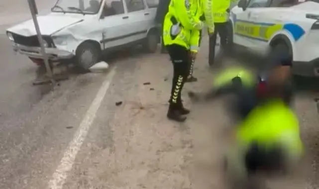 Yoğun siste otomobil polis aracına çarptı: 3 polis yaralı