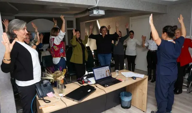Yunusemre'de kadınlara beslenme ve fizyoterapi eğitimi verildi