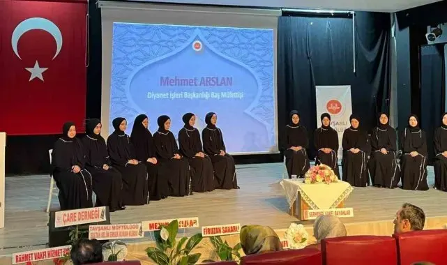 Tavşanlı'da 14 kız öğrenci için 'Hafızlık İcazet Merasimi' düzenlendi