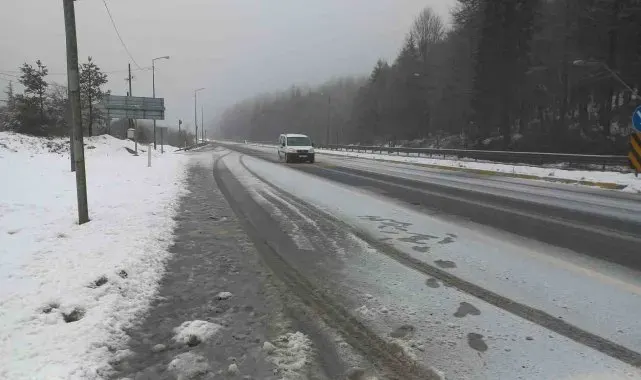 Bolu Dağı'nda kar etkili oluyor
