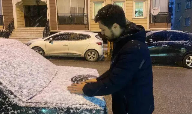 Çankırı'da kar yağışı etkili oldu: Vatandaşlar soluğu dışarıda aldı