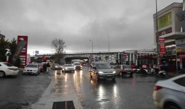 Tekirdağ'da kuvvetli yağış hayatı olumsuz etkiliyor
