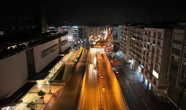 100. Yıl Caddesi'nde baştan sona yenileme çalışmaları sürüyor