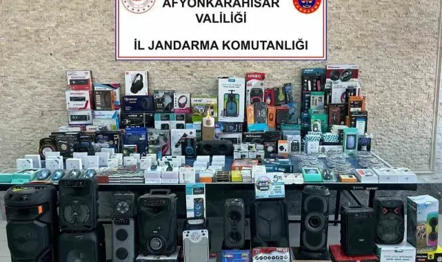 Jandarmadan kaçak elektronik eşya baskını