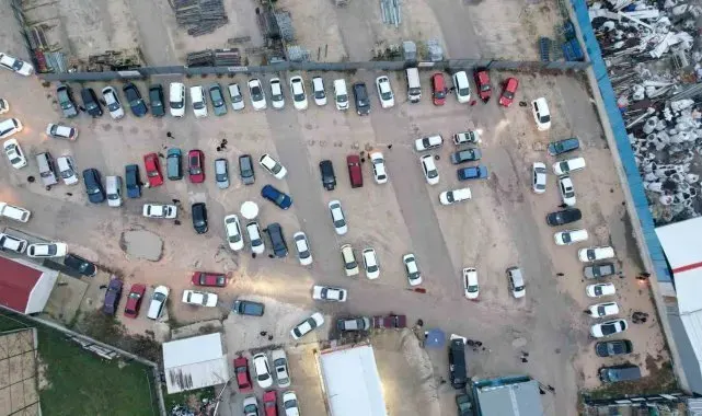 Suriyeliler dönmek için oto pazarları doldurdu
