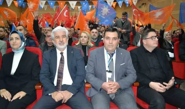 Kırkağaç AK Parti'de yeni başkan Hakkı Uyar