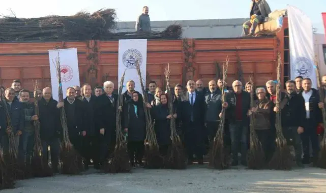 Denizli'de 40 bin ceviz fidanı üreticiyle buluşturulacak