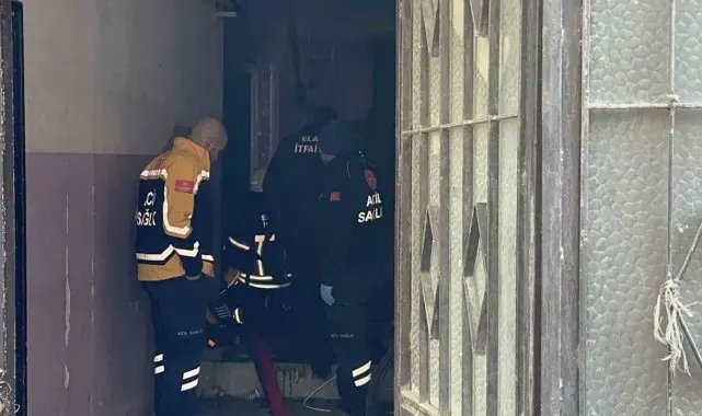 Elazığ'daki depo yangını 4 saat sonra söndürüldü