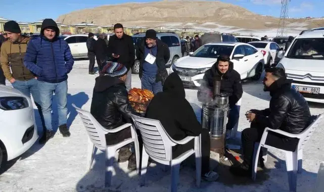 Van'da yüksek model araçlar cep yakıyor, düşük modellere ilgi yok