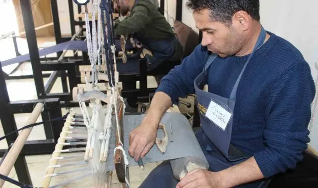 Şal şepik ile geleneksel moda yeniden canlanıyor