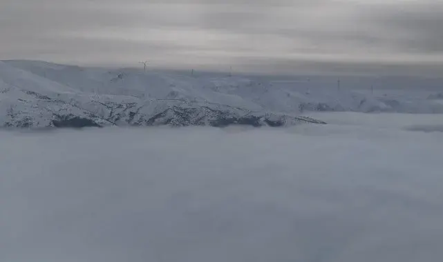 Bitlis'te sislerin kapladığı muhteşem manzara