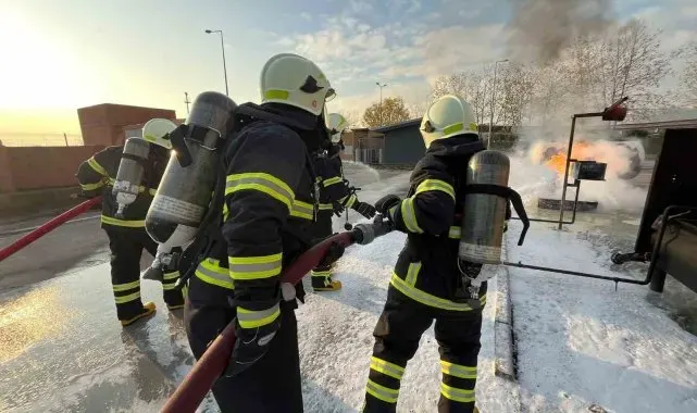 Büyükşehir itfaiyesinden AKUT'a eğitim