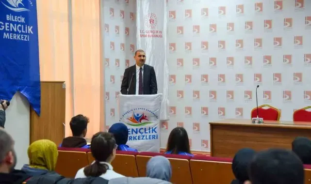 BŞEÜ'de ÜNİDES paneli düzenlendi