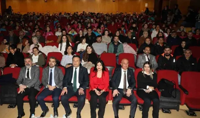 Tunceli'de 'çocukların sesinden şiirler' etkinliği