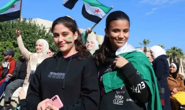 Lazkiye'de halk özgürlük kutlaması yaptı