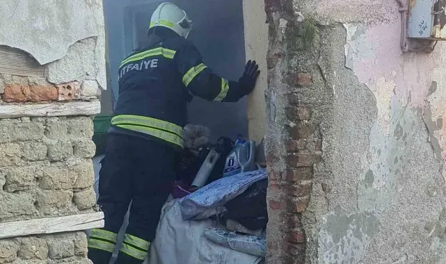 Yangın çıkan evde köpek var iddiası ekipleri harekete geçirdi
