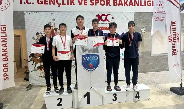 SANKO Okulları yüzmede şampiyon oldu
