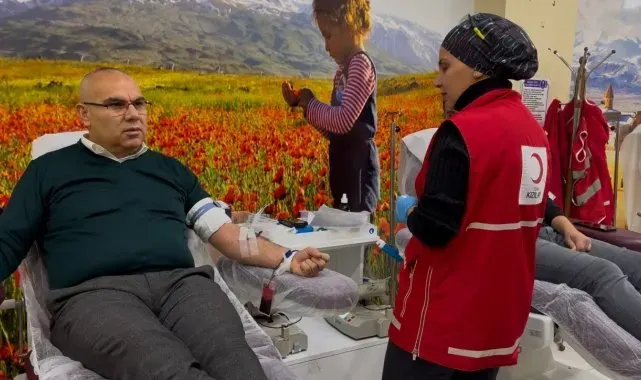 Ağrı'da "Birbirimize Candan Bağlıyız" sloganıyla kan bağışı kampanyası düzenlendi