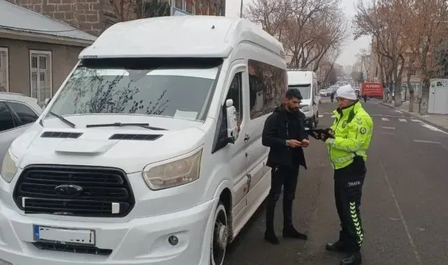 Kars'ta okul servislerine trafik denetimi
