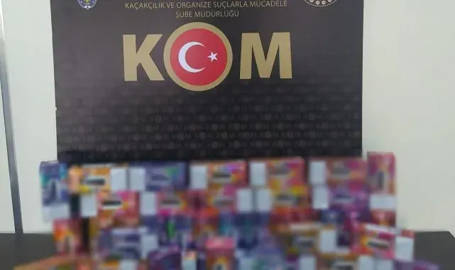 Taşıdığı koliden kaçak sigara çıktı