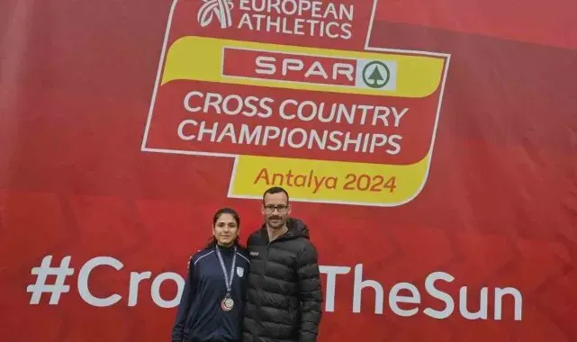 Afyonkarahisarlı kros koşu sporcusundan büyük başarı