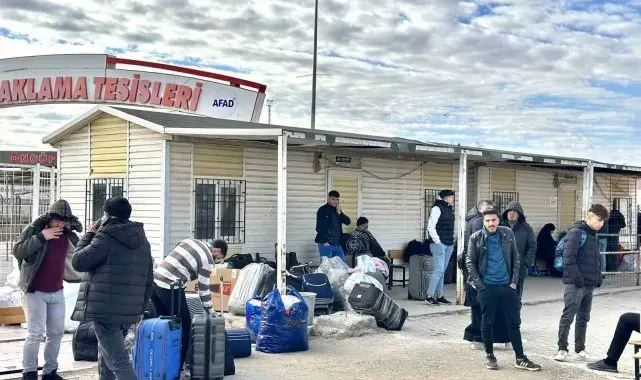 Suriye'deki yeni dönem sonrası mültecilerin dönüşü devam ediyor