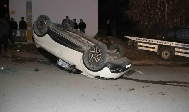 Konya'da iki otomobil çarpıştı: 3 yaralı