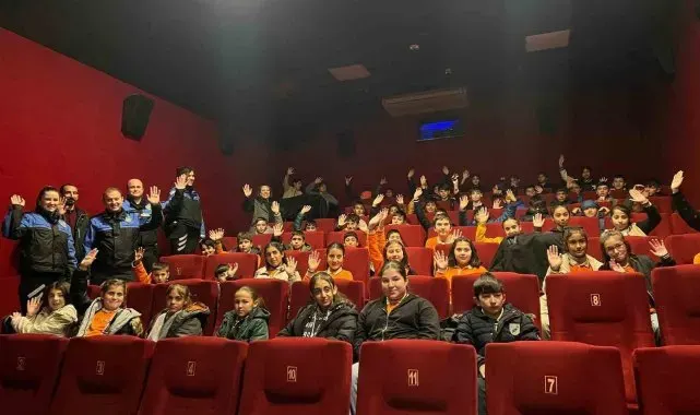 Polislerden sinema etkinliği