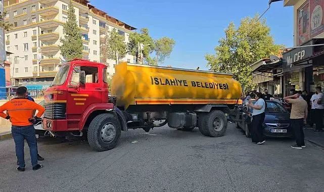 Gaziantep'te el freni çekilmeyen su tankeri 3 araca çarptı: Facianın eşiğinden dönüldü