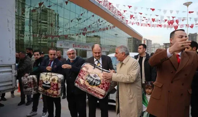 Şanlıurfa'dan Suriye'ye 5 tır yardım dualarla gönderildi