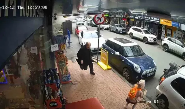 Güngören'de binanın çökme anı kameraya yansıdı, vatandaşlar ve oradaki bir kedi böyle kaçtı