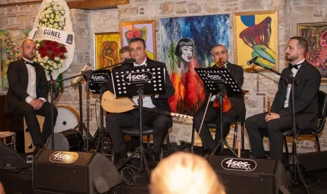 Kuşadası'nda 'türkü' dolu gece