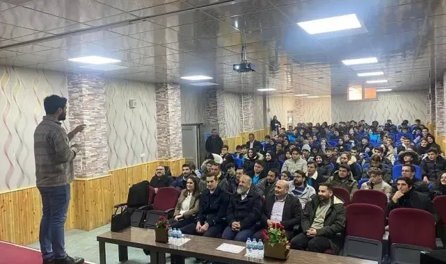 Bayburt Fen Lisesinde 'Yapay Zeka ve Kimlik' konulu bilim söyleşisi düzenlendi