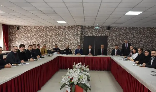 Salihli'de kadına yönelik şiddet masaya yatırıldı