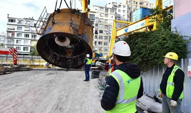 Buca Metrosu'nda "dev mesai"