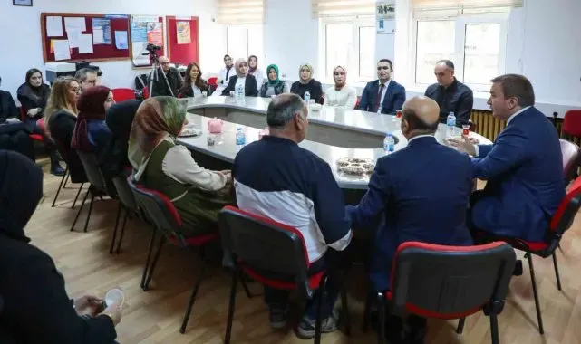 Vali Aydoğdu, Şehit Jandarma Er Fatih Çaybaşı Ortaokulunda incelemede bulundu