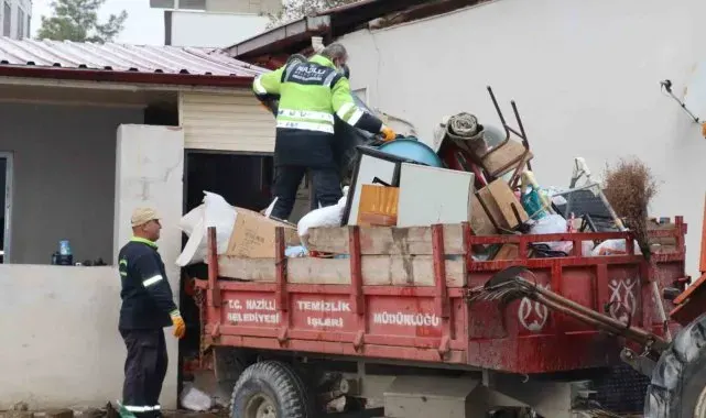 Nazilli'de çöp ev yedinci kez temizlendi