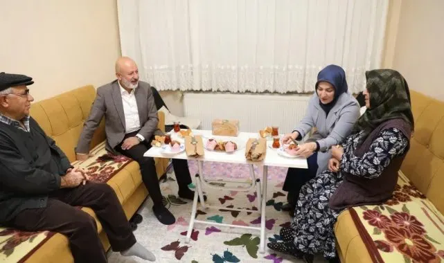 Başkan Çolakbayrakdar, "Türkiye'de ilk olan uygulamalarla model olduk"