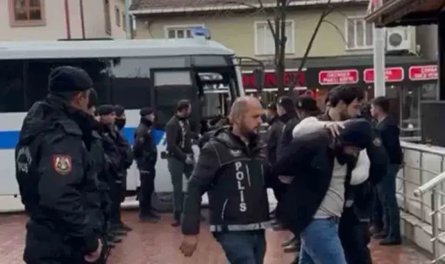 Bursa'da küme evlerine operasyon : 6 şüpheli yakalandı 1 polis memuru yaralandı