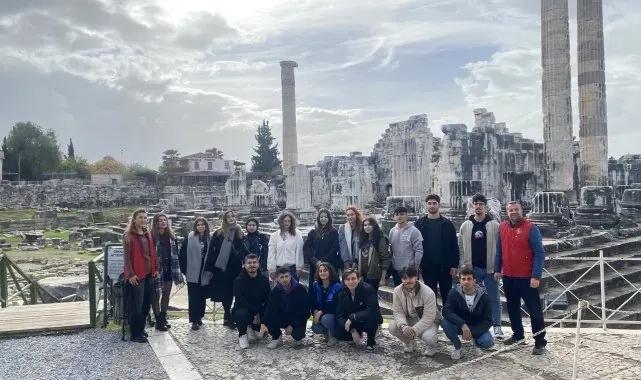Didim'de gençler Apollon Tapınağı'nı gezdi