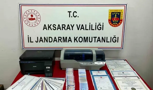 32 suç kaydı bulunan suç makinesi sahte kimlik basarken yakalandı